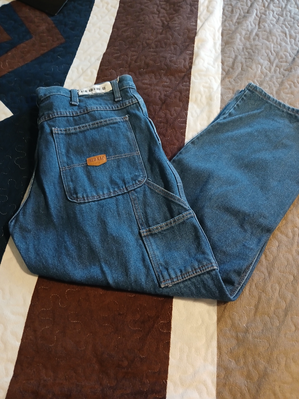 Relaxed Fit Men’s Blue Jeans with Carpenter Pocket -